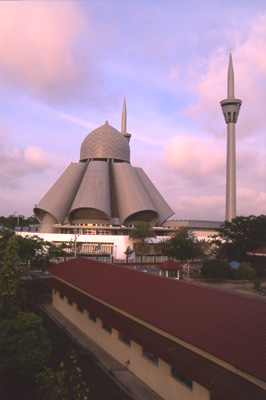 An'nur Jamek Mosque at Labuan Island - Star Wars meets Arabia