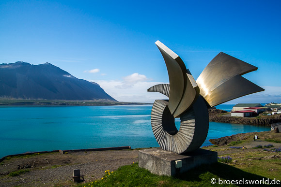 Denkmal bei Borgarnes, Island