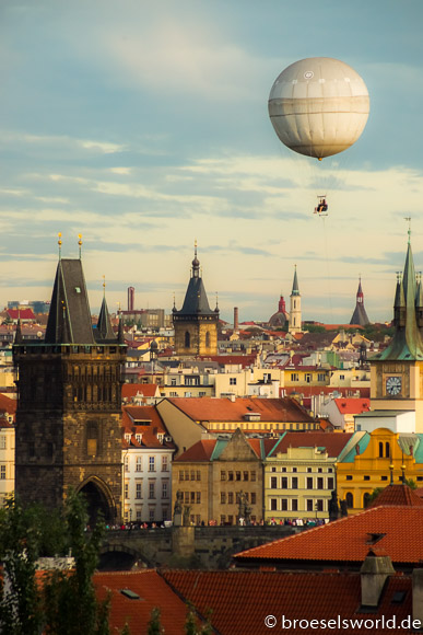 Ballon über der Altstaadt von Prag, Tschechien